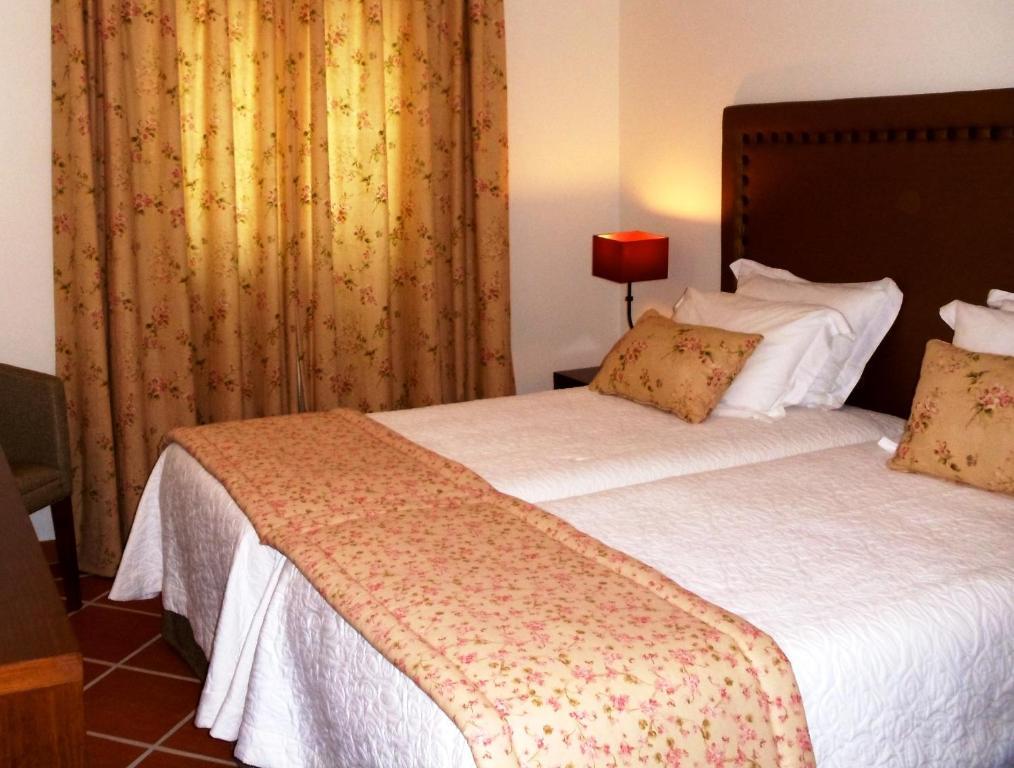 Casa do Largo - Golegã - Turismo de Habitação Quarto foto